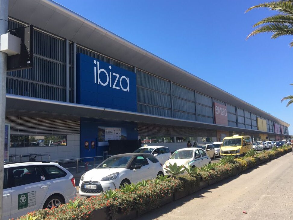 Alquiler de coches en el Aeropuerto de Ibiza (IBZ)