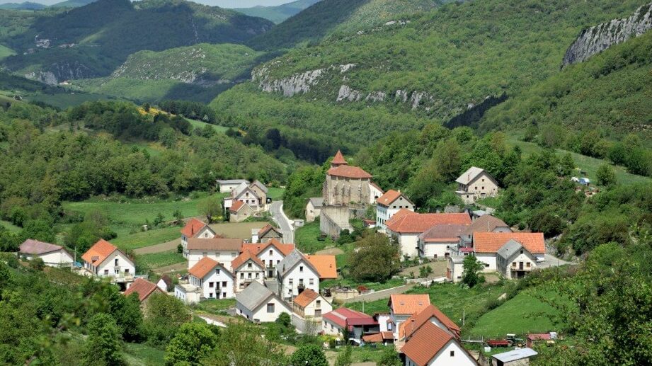 Alquiler de coches en Abaurregaina – Abaurrea Alta, Navarra (España)