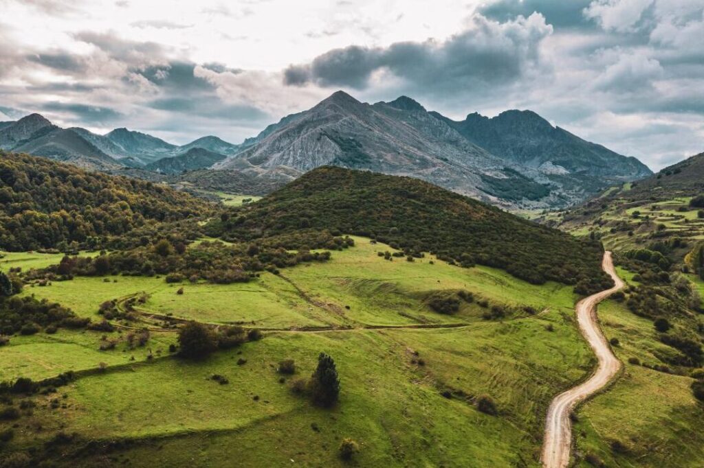 Alquiler de coches en Acebedo, León (España)