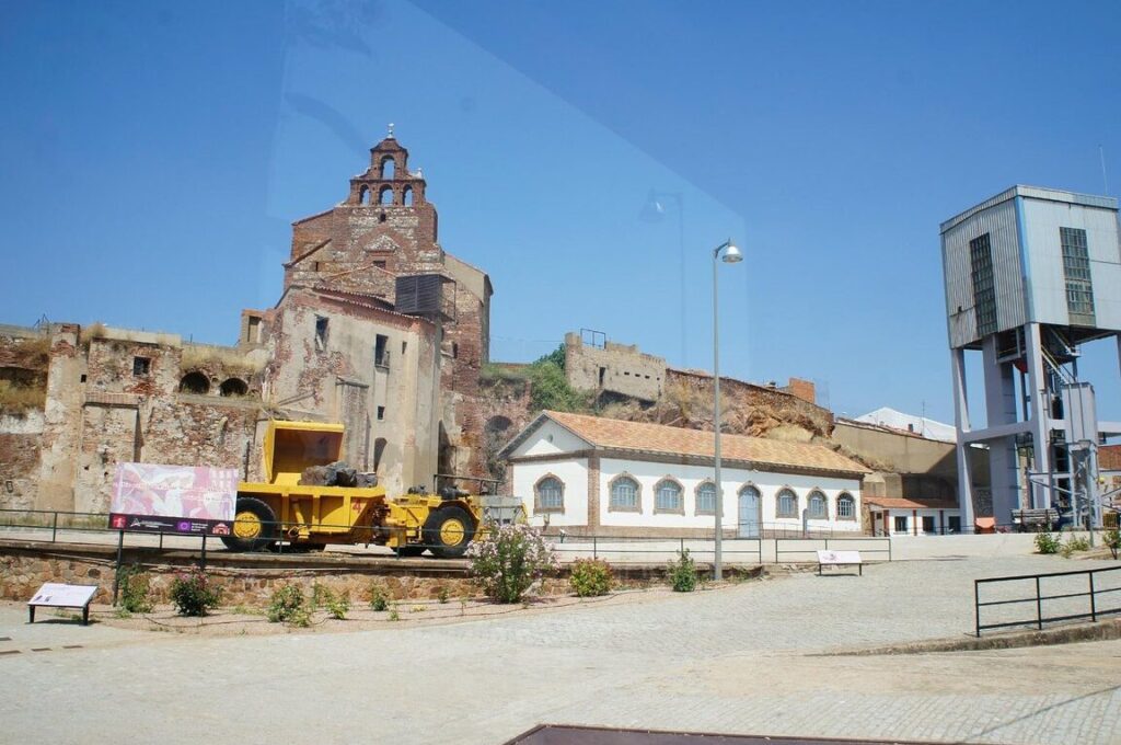Alquiler de coches en Almadenejos, Ciudad Real (España)