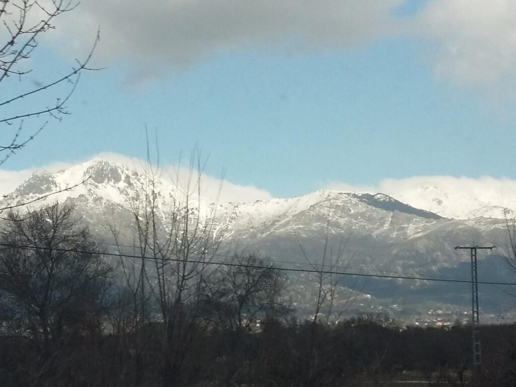 Alquiler de coches en Alpedrete, Madrid (España)