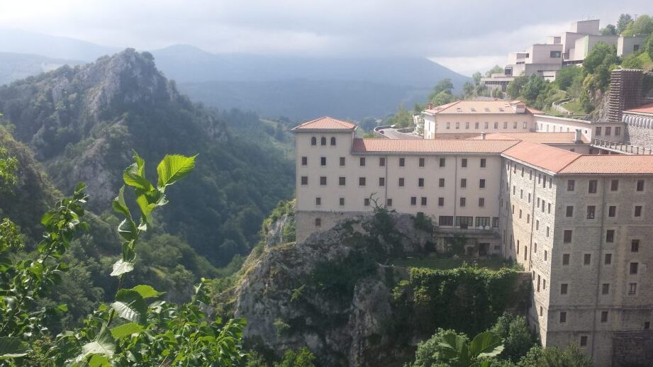 Alquiler de coches en Arantzazu, Bizkaia (España)